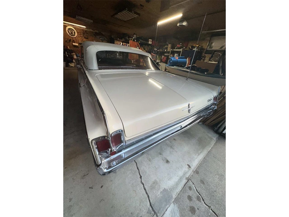 1963 Oldsmobile Starfire - Image 3 of 19