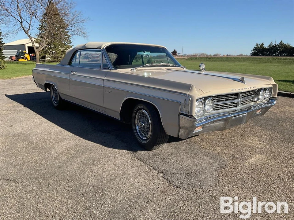 1963 Oldsmobile Starfire - Image 17 of 19