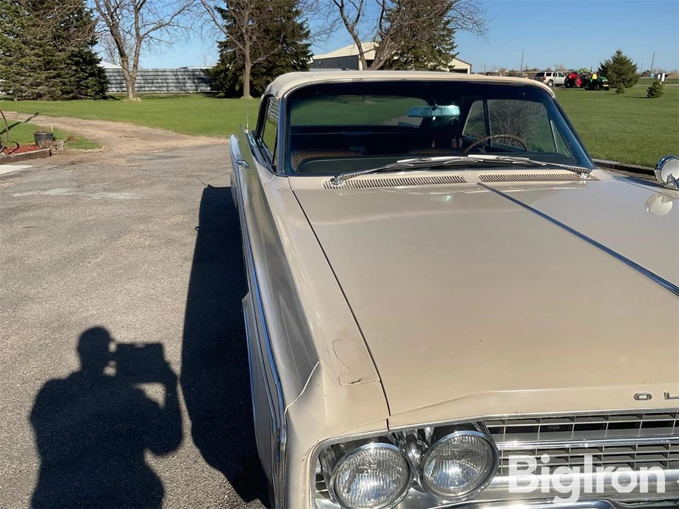 1963 Oldsmobile Starfire - Image 18 of 19
