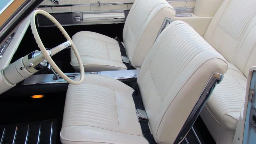 1963 Oldsmobile Starfire - Image 4 of 10