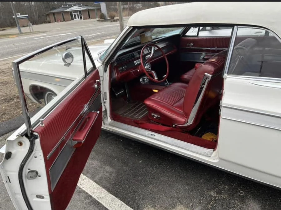 1963 Oldsmobile Starfire - Image 4 of 5