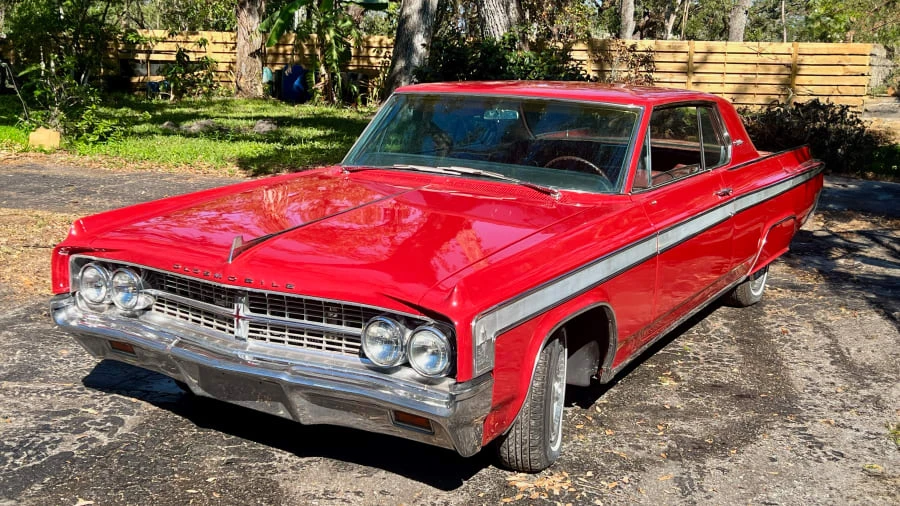 1963 Oldsmobile Starfire - Image 10 of 13