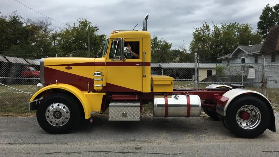 1963 Peterbilt - Image 2 of 31