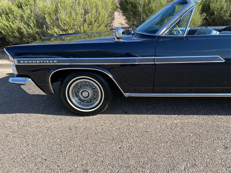 1963 Pontiac Bonneville 2nd Gen - Image 15 of 31