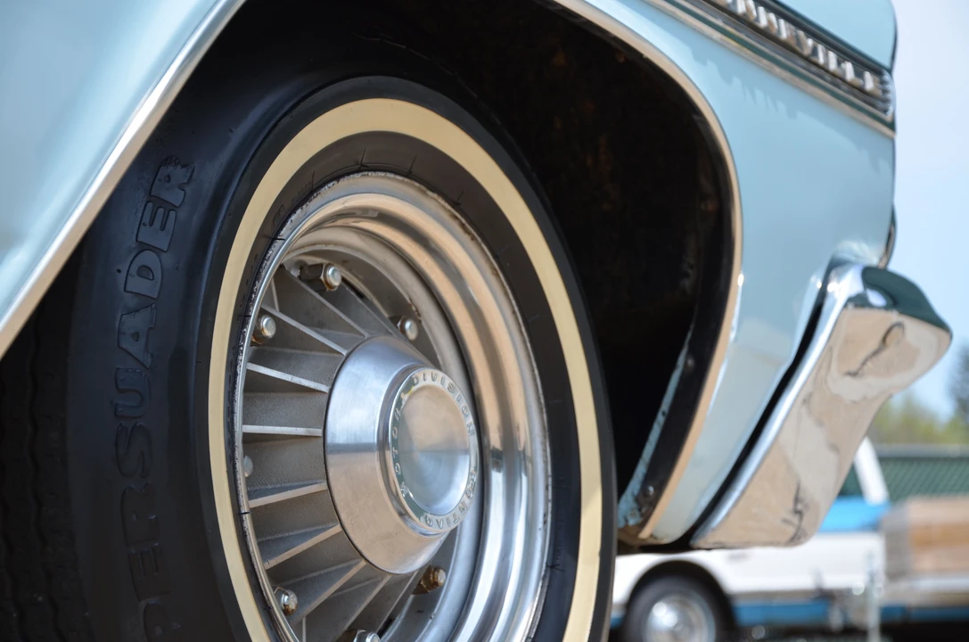 1963 Pontiac Bonneville 2nd Gen - Image 18 of 31