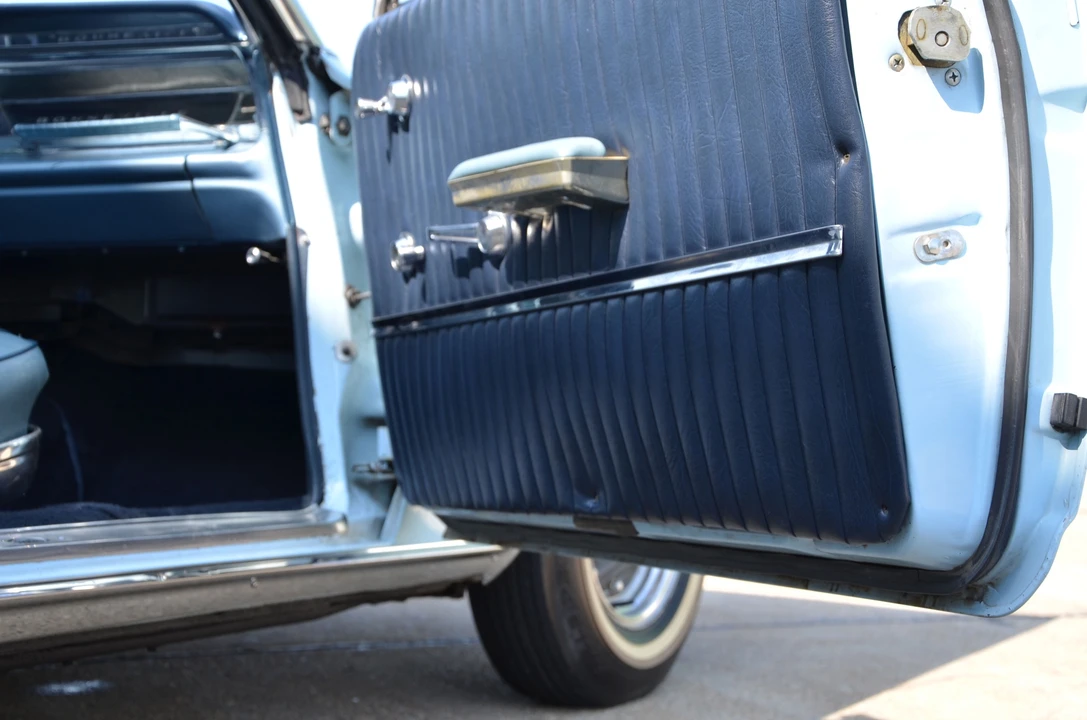 1963 Pontiac Bonneville 2nd Gen - Image 28 of 31