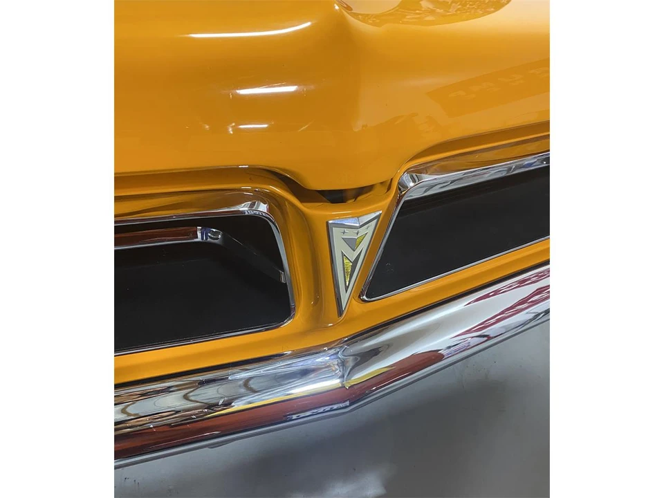 1963 Pontiac Grand Prix 1st Gen - Image 4 of 9