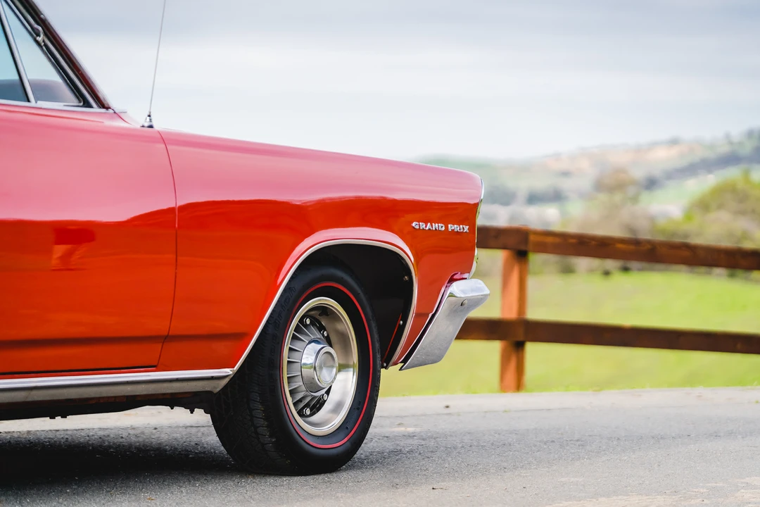 1963 Pontiac Grand Prix 1st Gen - Image 20 of 31