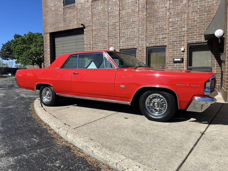 1963 Pontiac Grand Prix 1st Gen - Image 14 of 31