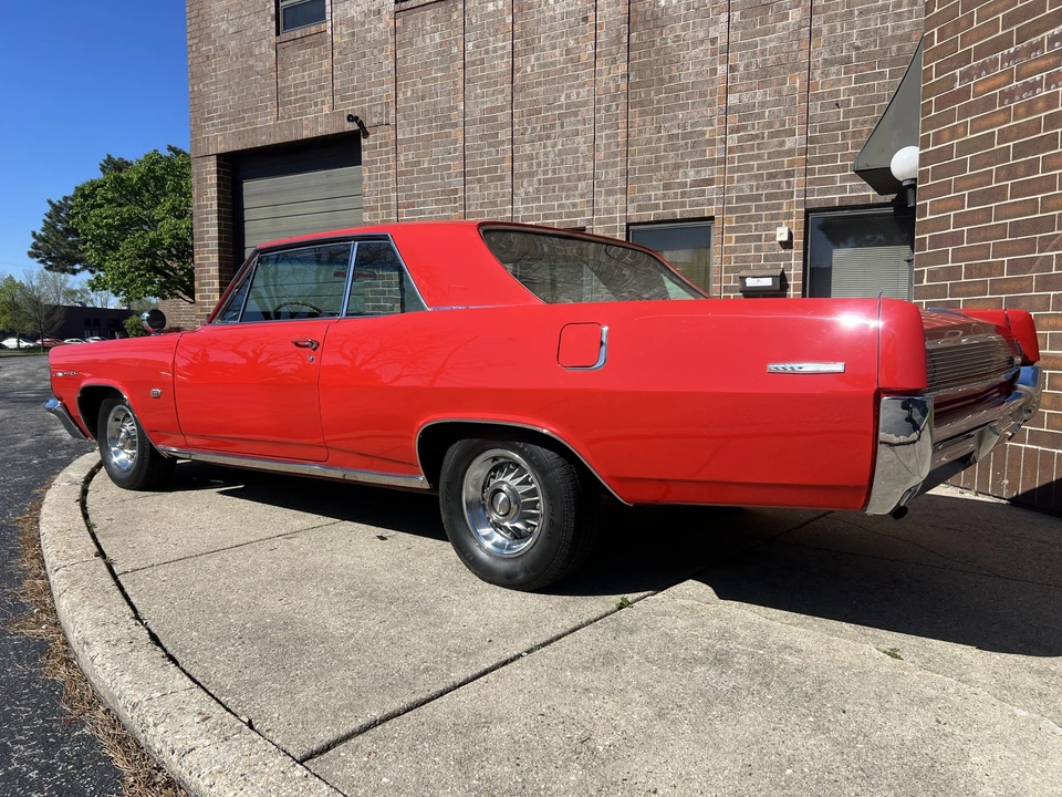 1963 Pontiac Grand Prix 1st Gen - Image 6 of 31