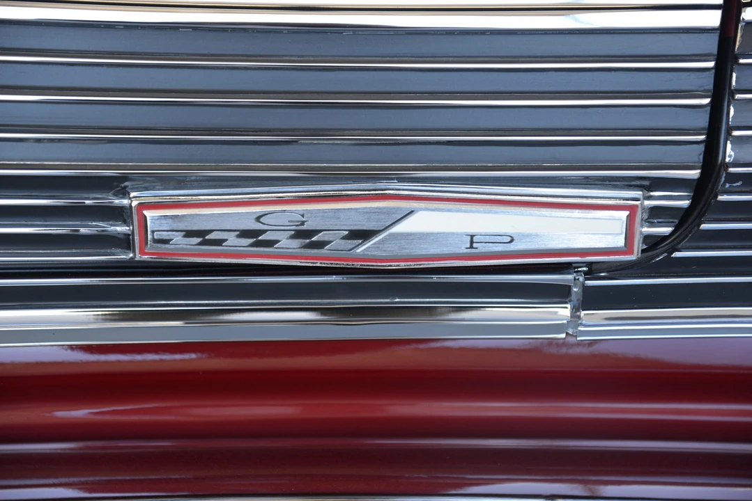 1963 Pontiac Grand Prix 1st Gen - Image 27 of 31