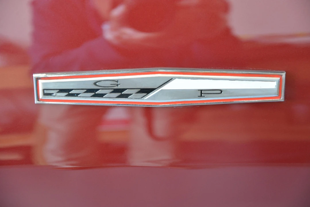 1963 Pontiac Grand Prix 1st Gen - Image 28 of 31