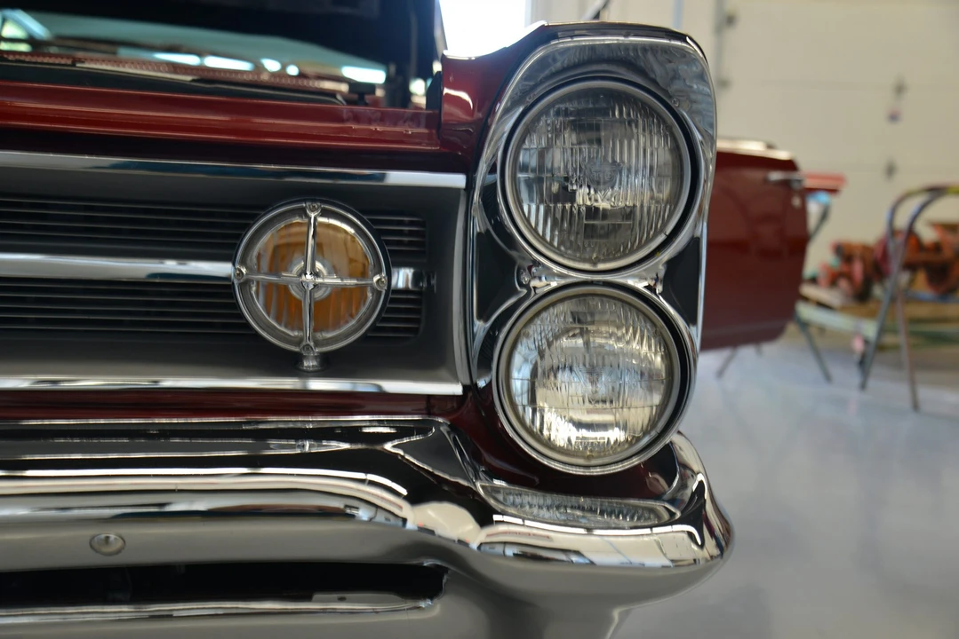 1963 Pontiac Grand Prix 1st Gen - Image 11 of 31