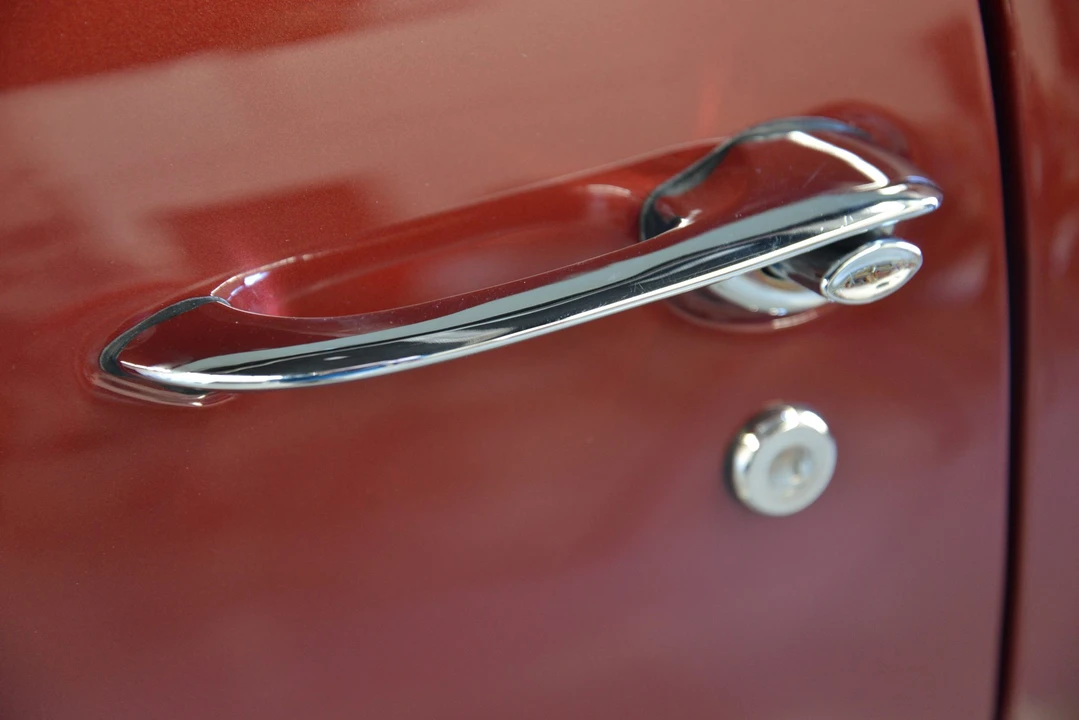 1963 Pontiac Grand Prix 1st Gen - Image 25 of 31