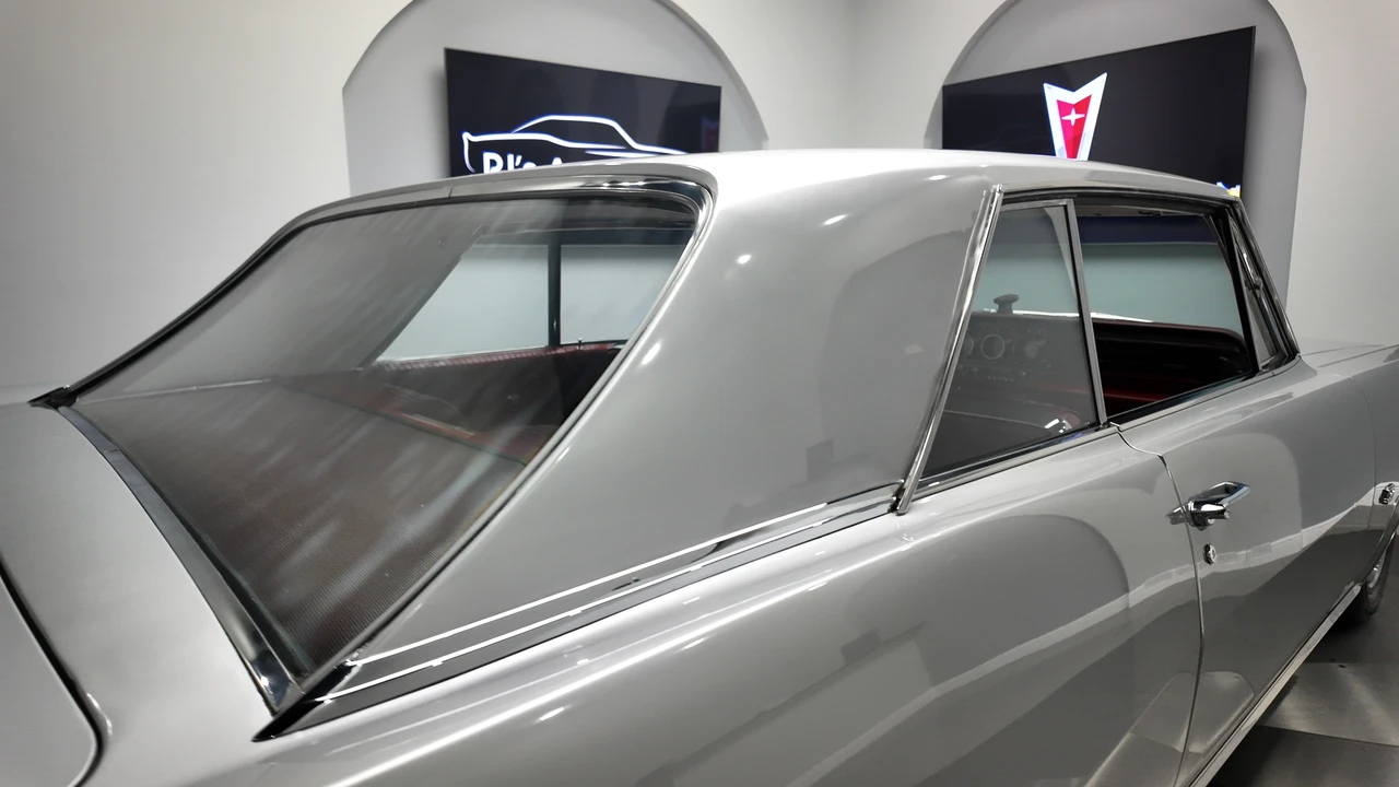 1963 Pontiac Grand Prix 1st Gen - Image 23 of 31
