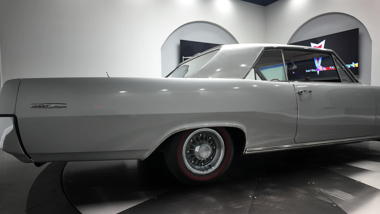 1963 Pontiac Grand Prix 1st Gen - Image 22 of 31