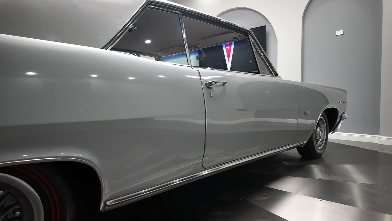 1963 Pontiac Grand Prix 1st Gen - Image 24 of 31