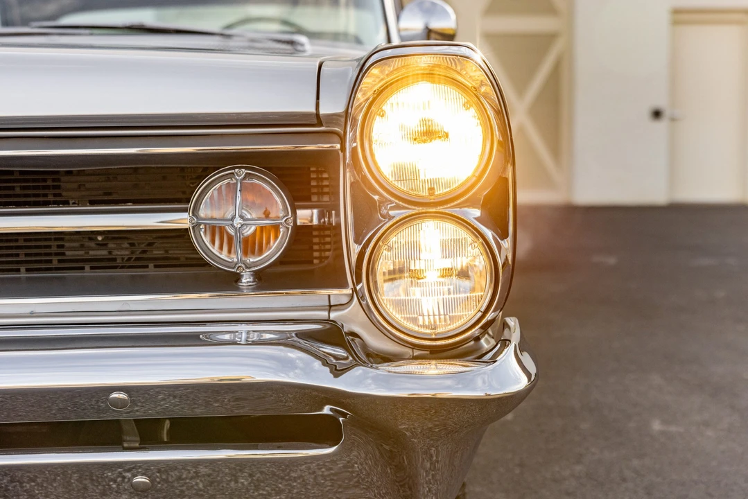 1963 Pontiac Grand Prix 1st Gen - Image 13 of 31