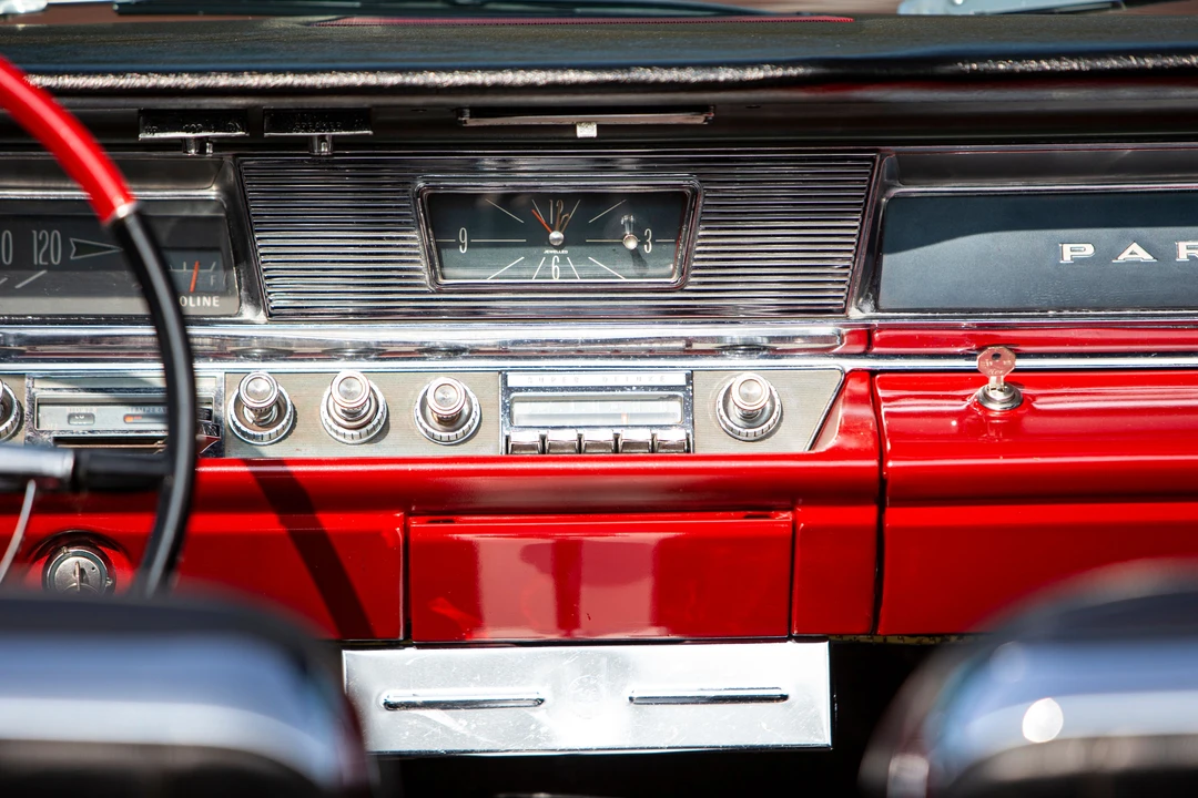 1963 Pontiac Parisienne - Image 8 of 31