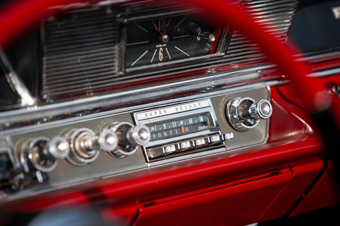 1963 Pontiac Parisienne - Image 5 of 31