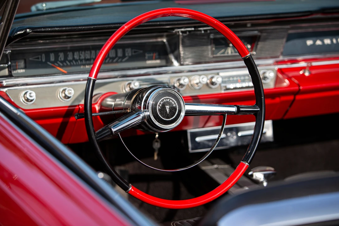 1963 Pontiac Parisienne - Image 7 of 31