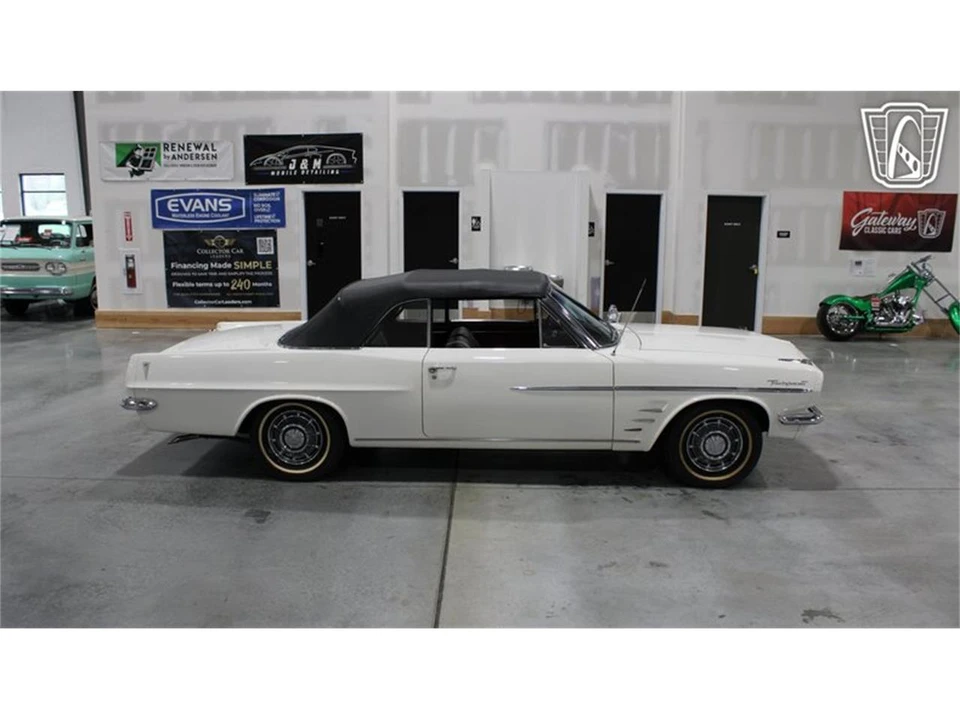 1963 Pontiac Tempest - Image 25 of 31