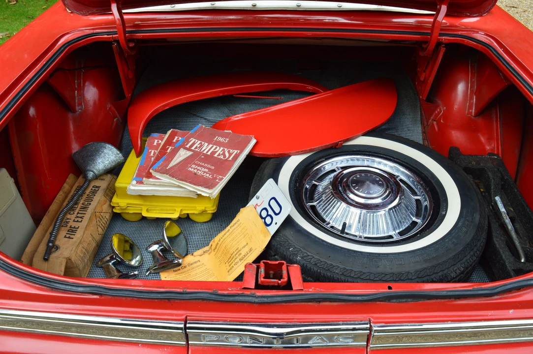 1963 Pontiac Tempest - Image 9 of 11