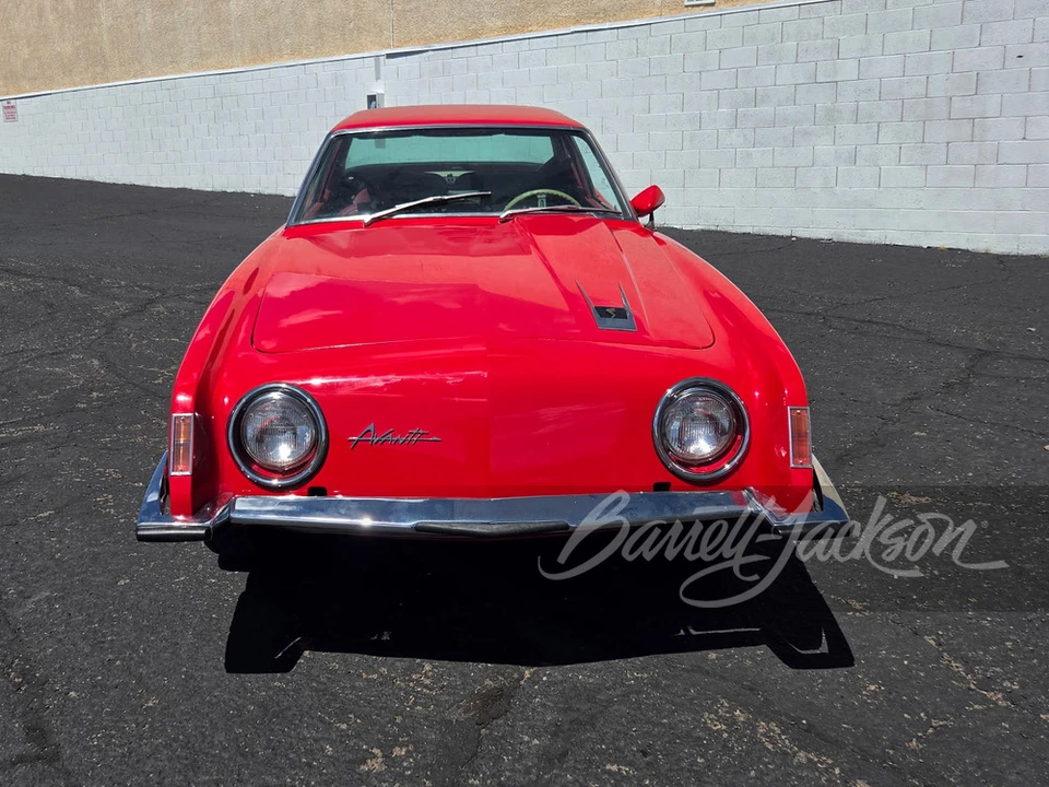 1963 Studebaker Avanti - Image 10 of 18
