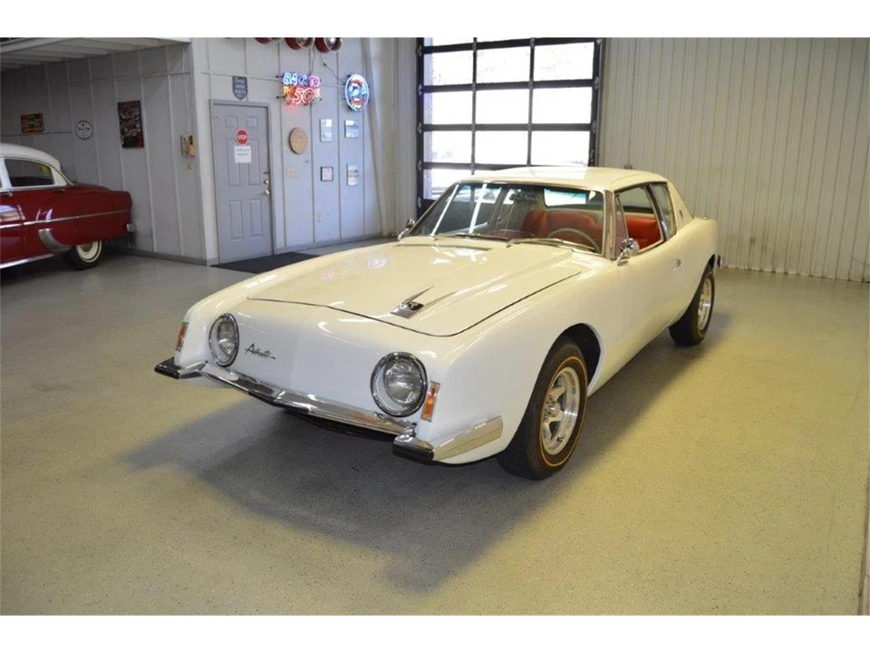 1963 Studebaker Avanti - Image 4 of 31