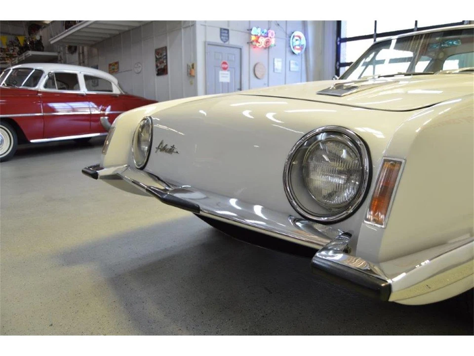 1963 Studebaker Avanti - Image 5 of 31
