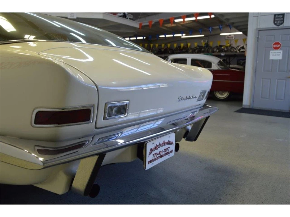 1963 Studebaker Avanti - Image 11 of 31