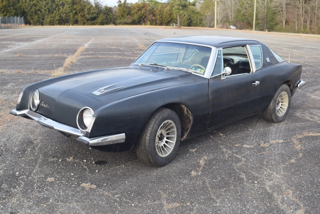 1963 Studebaker Avanti - Image 2 of 31