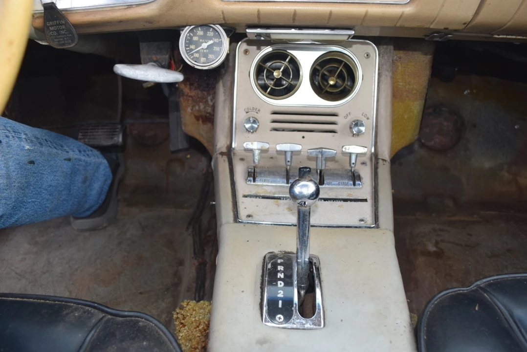 1963 Studebaker Avanti - Image 18 of 31