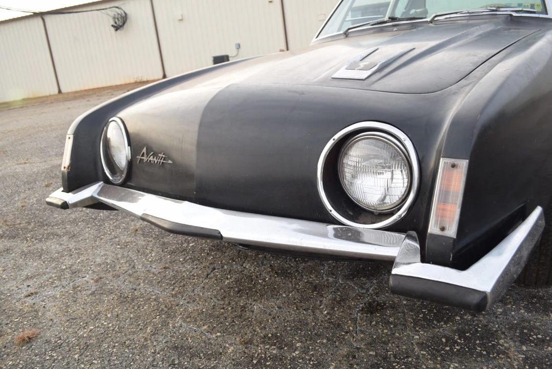 1963 Studebaker Avanti - Image 10 of 31