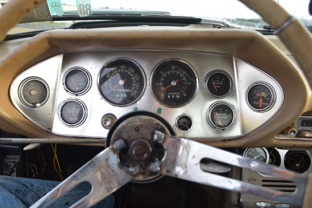 1963 Studebaker Avanti - Image 16 of 31