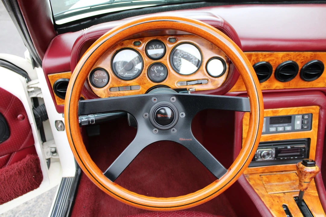 1963 Studebaker Avanti - Image 13 of 31