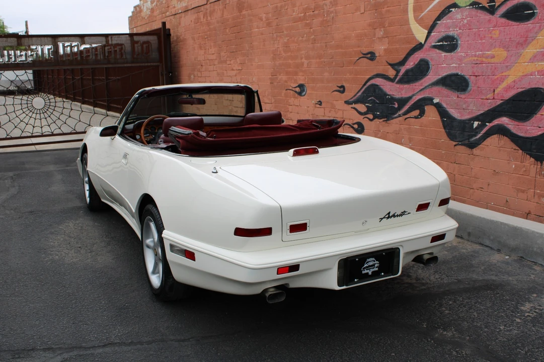 1963 Studebaker Avanti - Image 30 of 31