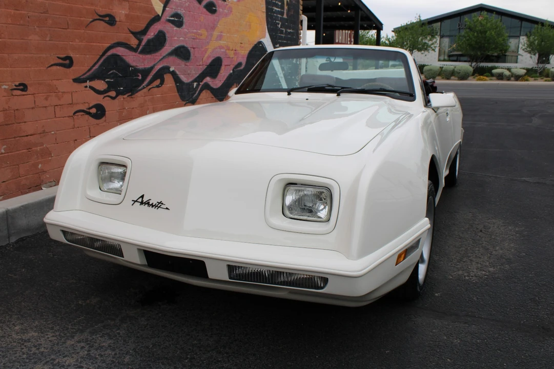 1963 Studebaker Avanti - Image 21 of 31