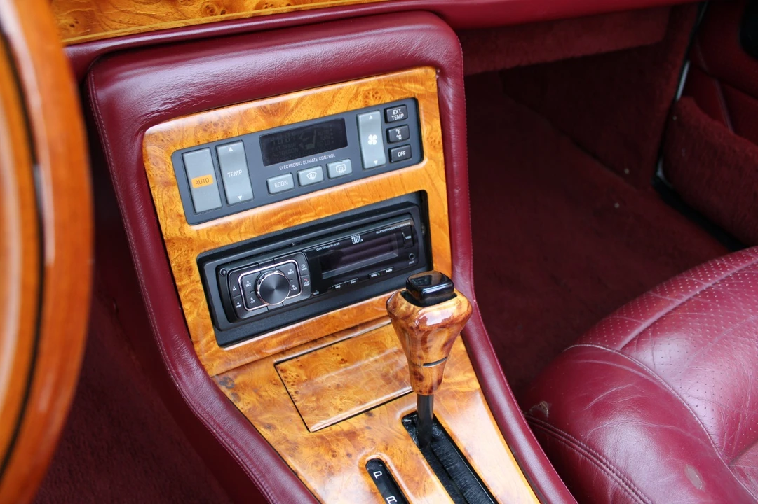 1963 Studebaker Avanti - Image 17 of 31