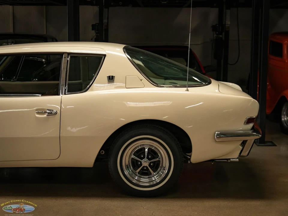 1963 Studebaker Avanti - Image 8 of 21