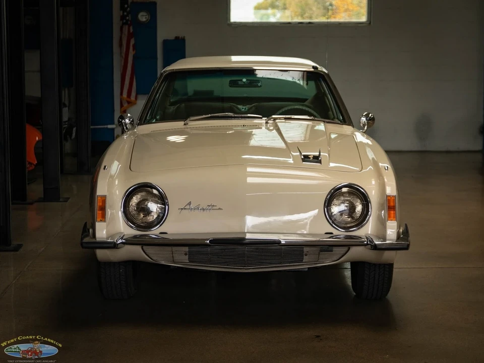 1963 Studebaker Avanti - Image 14 of 21