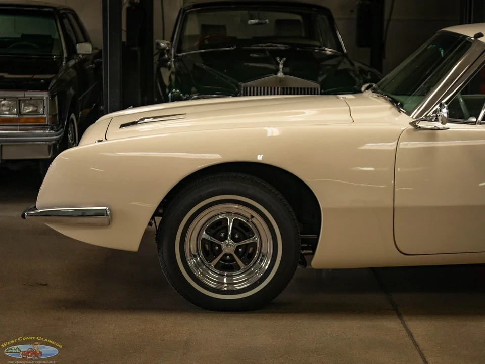 1963 Studebaker Avanti - Image 5 of 21
