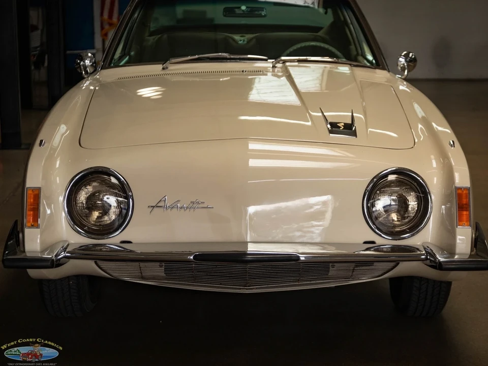 1963 Studebaker Avanti - Image 16 of 21