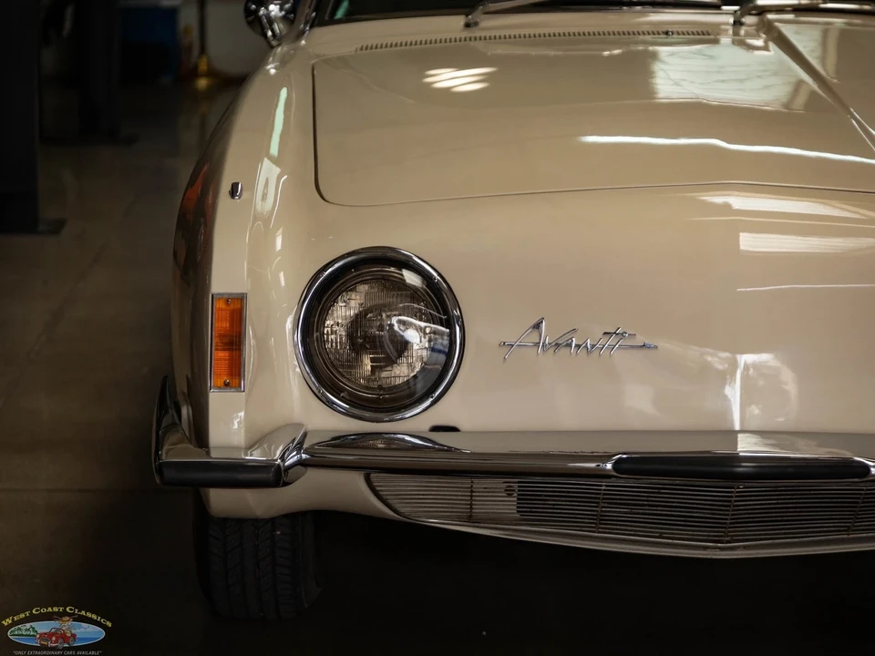 1963 Studebaker Avanti - Image 15 of 21