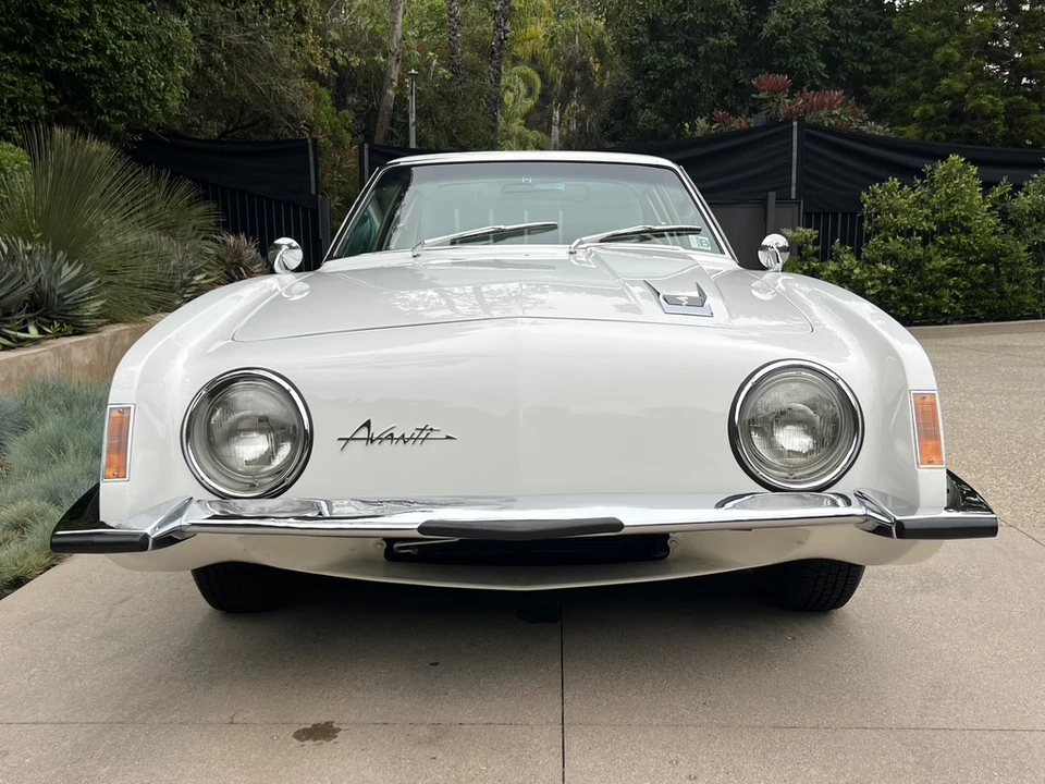 1963 Studebaker Avanti - Image 9 of 31