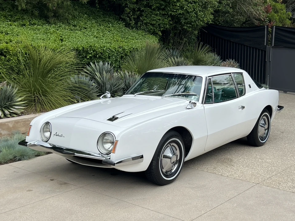 1963 Studebaker Avanti - Image 6 of 31