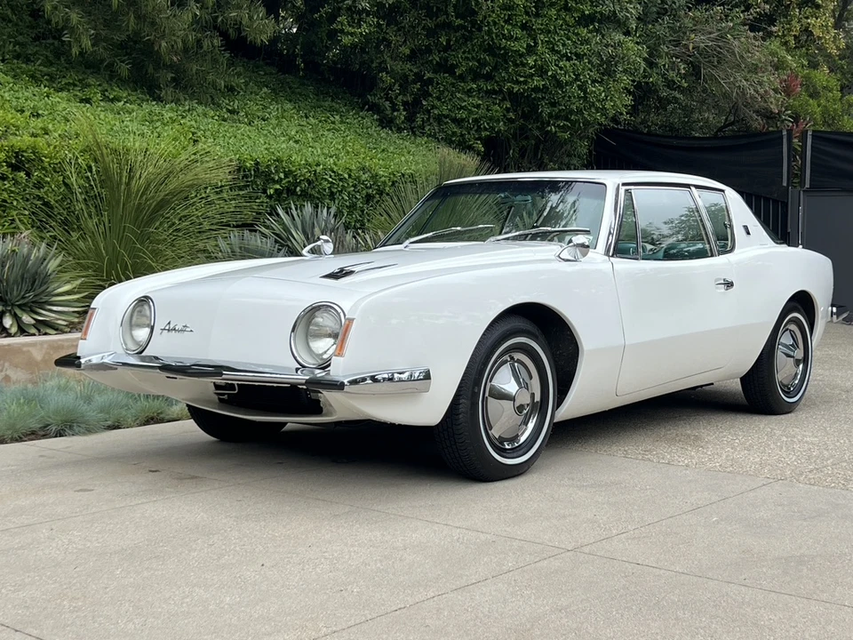1963 Studebaker Avanti - Image 2 of 31