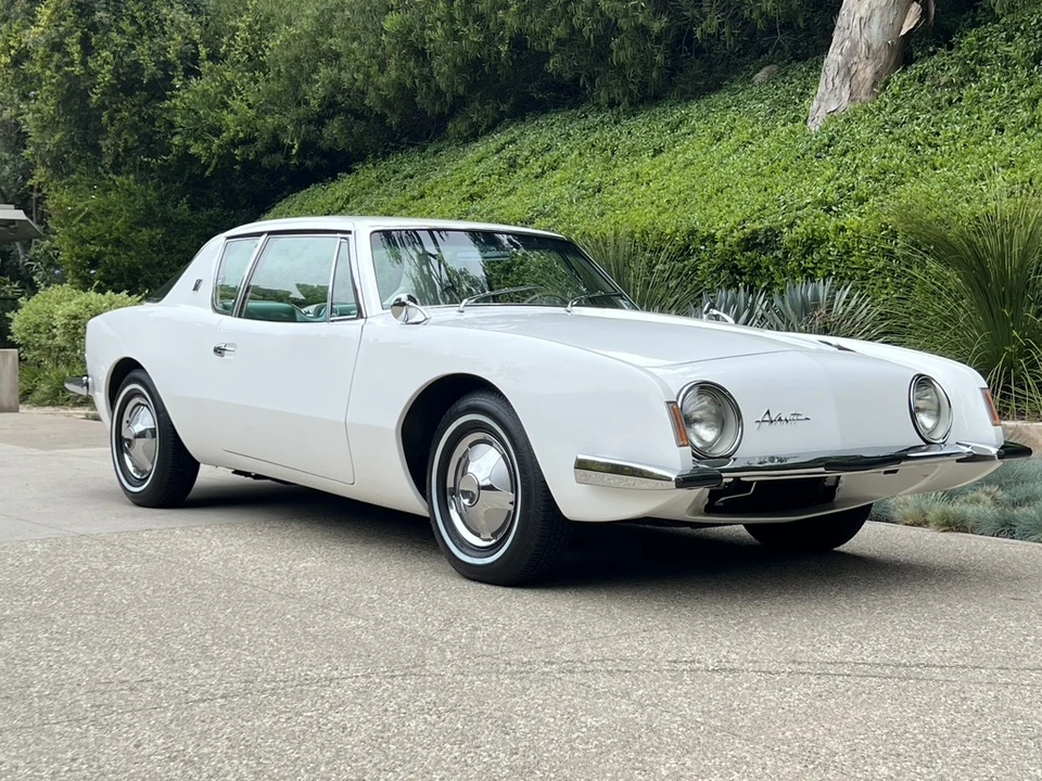 1963 Studebaker Avanti - Image 12 of 31