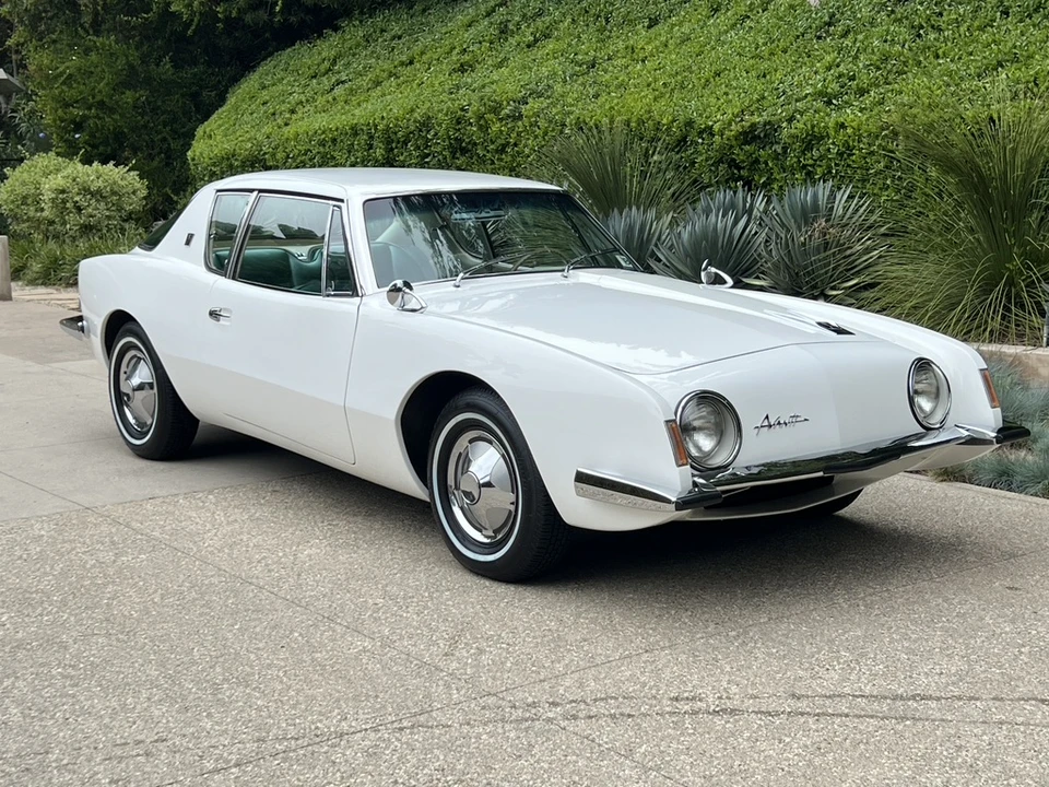 1963 Studebaker Avanti - Image 13 of 31