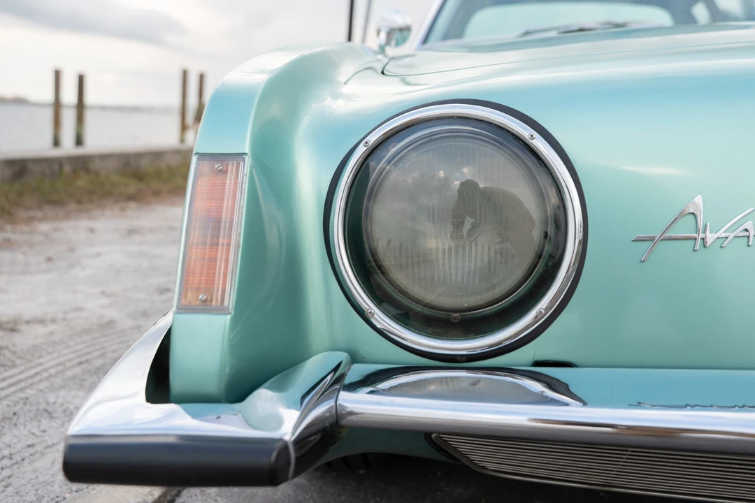 1963 Studebaker Avanti - Image 12 of 31